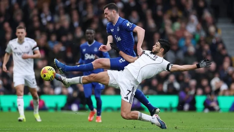 Everton remonta al Fulham y aleja opciones europeas
