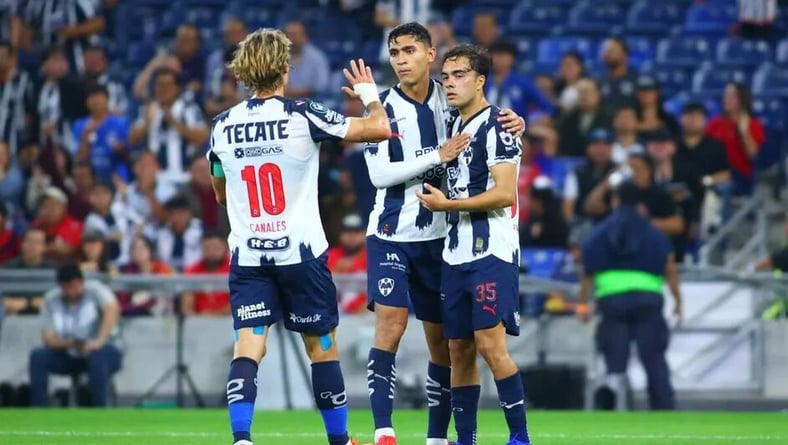 Goles de Fimbres y Ocampos clasifican a Rayados en la Concachampions