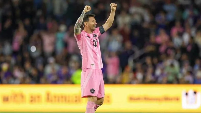 Con doblete y asistencia, Messi evita caída de Inter Miami en Orlando