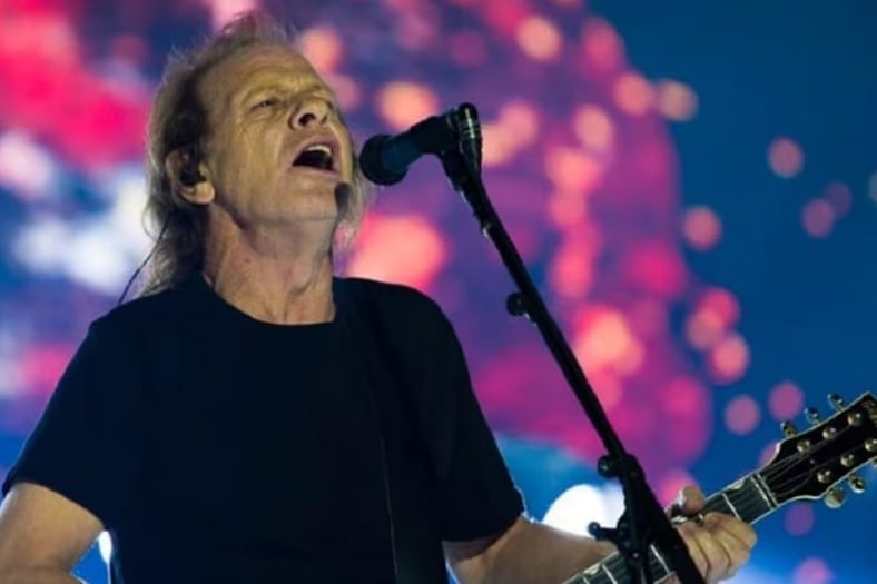Stevie Young, de AC/DC, es hospitalizado en Buenos Aires
