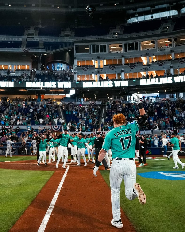 Owen Caissie da triunfo a Marlins en inicio perfecto de temporada