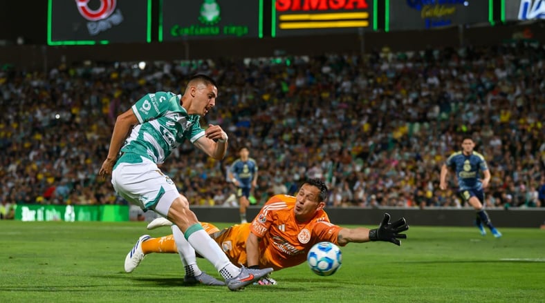 Santos y América empatan a un gol