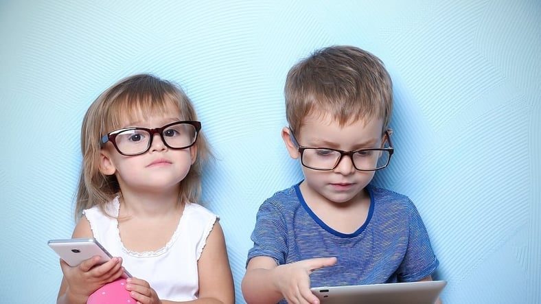 El tiempo frente a pantallas de los niños en edad preescolar podría significar problemas