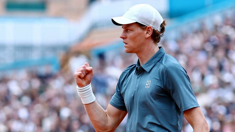 Jannik Sinner vence a Carlos Alcaraz y recupera el número 1 ATP en Montecarlo