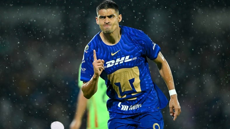 Pumas remonta 4-2 a Juárez con dobletes de Martínez y Morales
