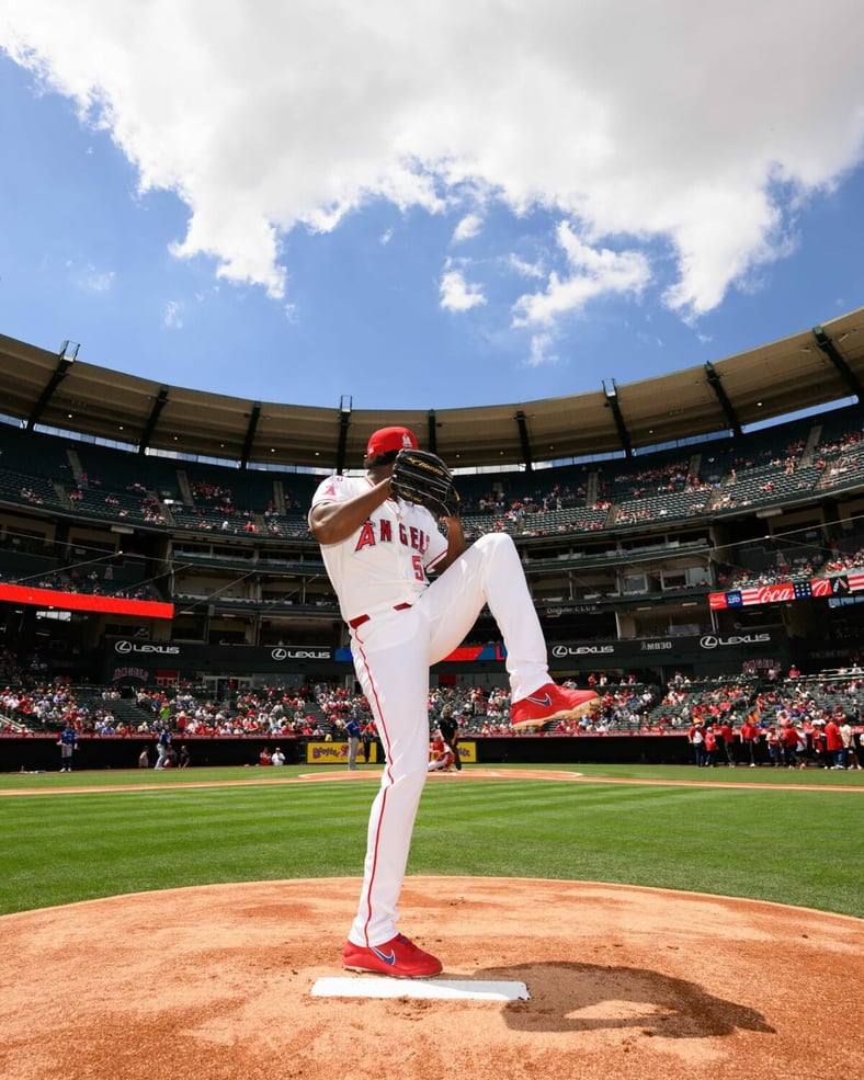 Soriano extiende su dominio: efectividad de 0.24 en seis salidas, récord en MLB