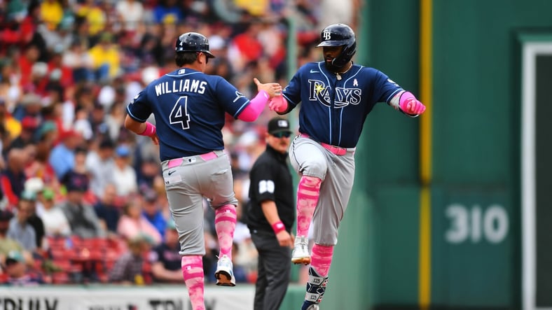 Martínez domina a Boston en triunfo de Rays