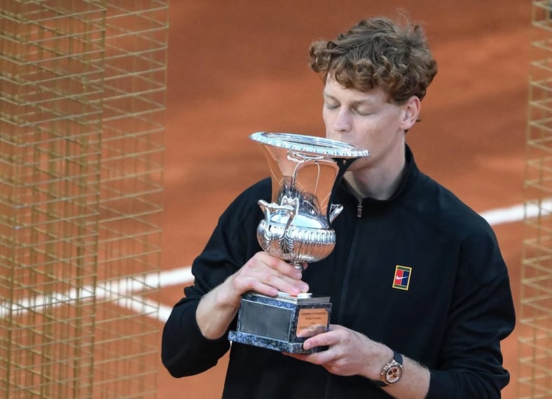 Jannik Sinner conquista Roma y hace historia en Masters 1000