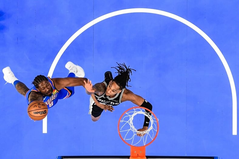 Thunder vence a Spurs y empata final de Conferencia Oeste