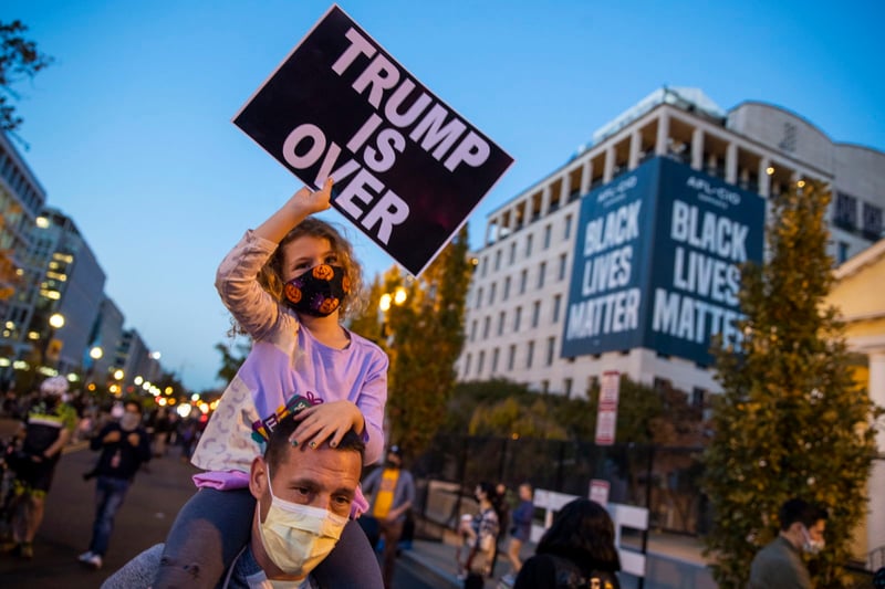 Entre protestas, aguardan resultado de elección en EU