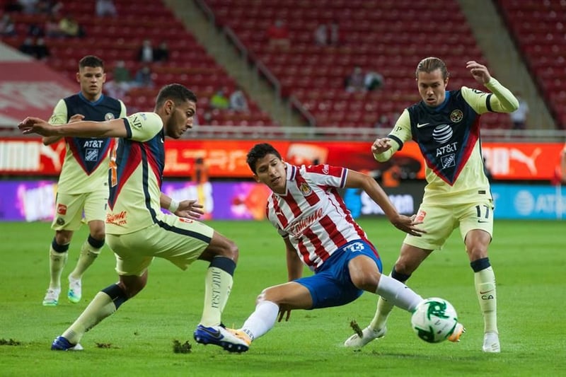 Acciones del Clásico Nacional