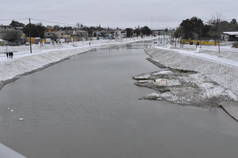 Nieve y caos se viven en Monclova