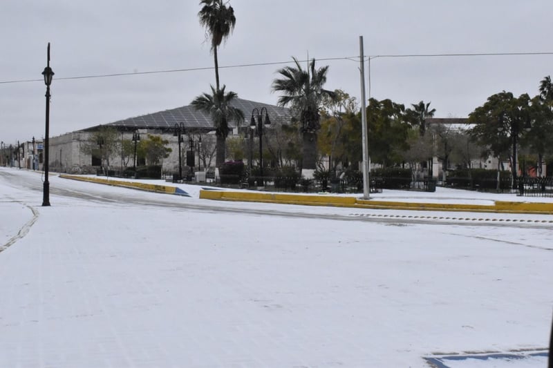 Nieve y caos se viven en Monclova