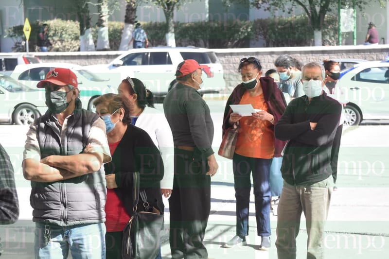 Vacunación de adultos mayores en Monclova