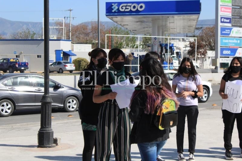 Protestan por acoso sexual en la Prepa 24 de Monclova