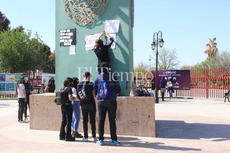 Protestan por acoso sexual en la Prepa 24 de Monclova