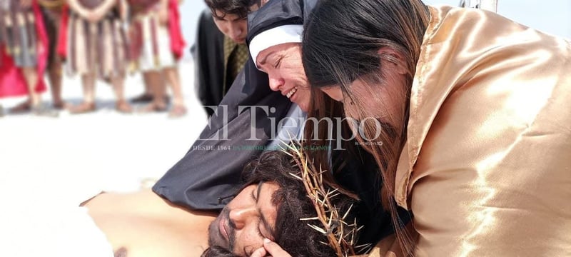 Se vive Viacrucis virtual en la loma de La Bartola en Monclova