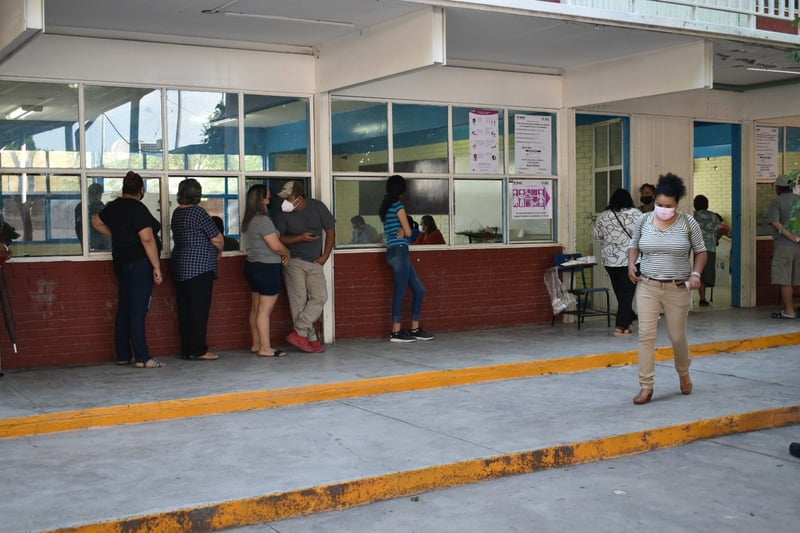 Ciudadanos de la Región Centro participan en jornada electoral