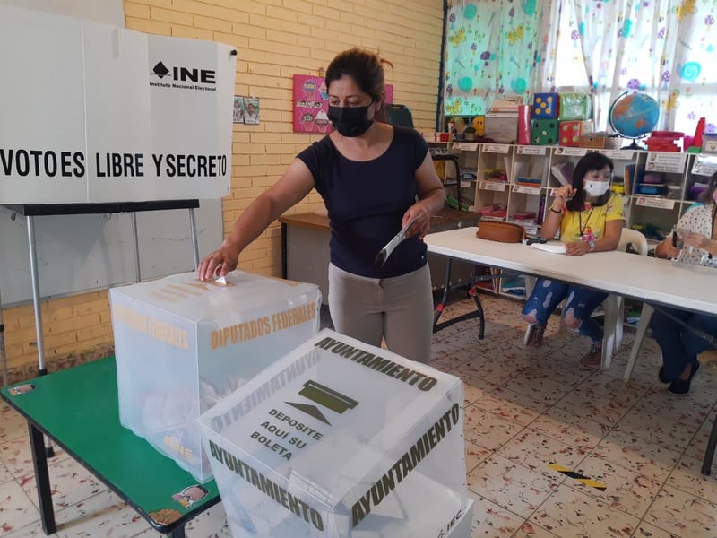 Ciudadanos de la Región Centro participan en jornada electoral