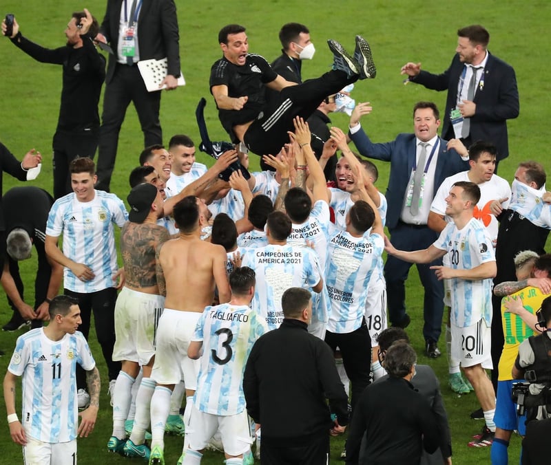 Argentina propina pequeño Maracanazo y alza su decimoquinta Copa América 