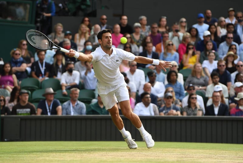 Djokovic gana en su Wimbledon