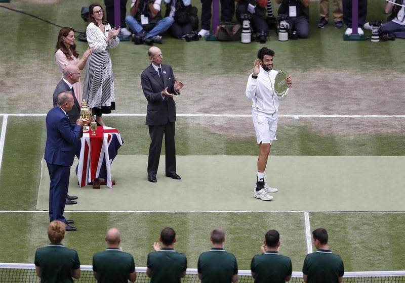 Djokovic gana en su Wimbledon