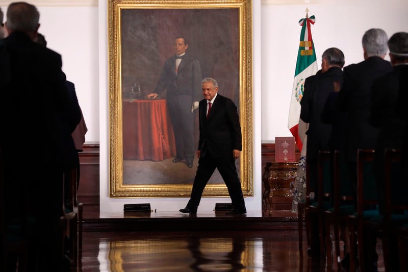 López Obrador presume en informe sus 'récords históricos' en economía