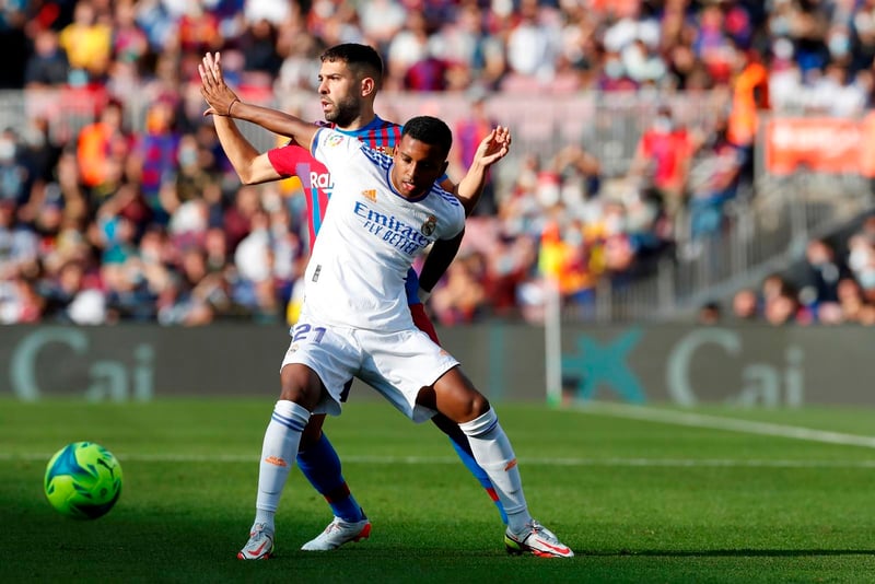 El Real Madrid se lleva el Clásico Español en el Camp Nou con goles de Alaba y Lucas Vázquez