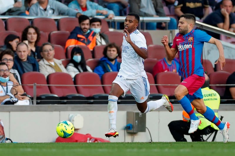 El Real Madrid se lleva el Clásico Español en el Camp Nou con goles de Alaba y Lucas Vázquez