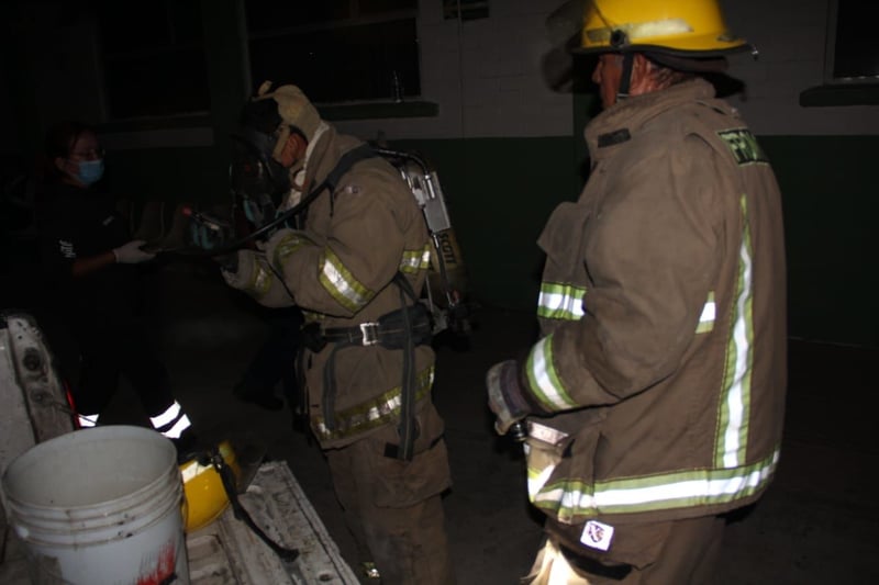 Fuerte incendio en la Clínica 9 de Frontera genera gran movilización de Cuerpos de Rescate y Bomberos 