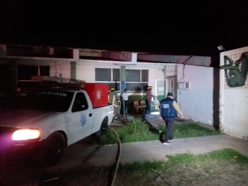 Fuerte incendio en la Clínica 9 de Frontera genera gran movilización de Cuerpos de Rescate y Bomberos 