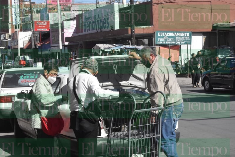 Ciudadanos abarrotan la Zona Centro de Monclova por compras navideñas