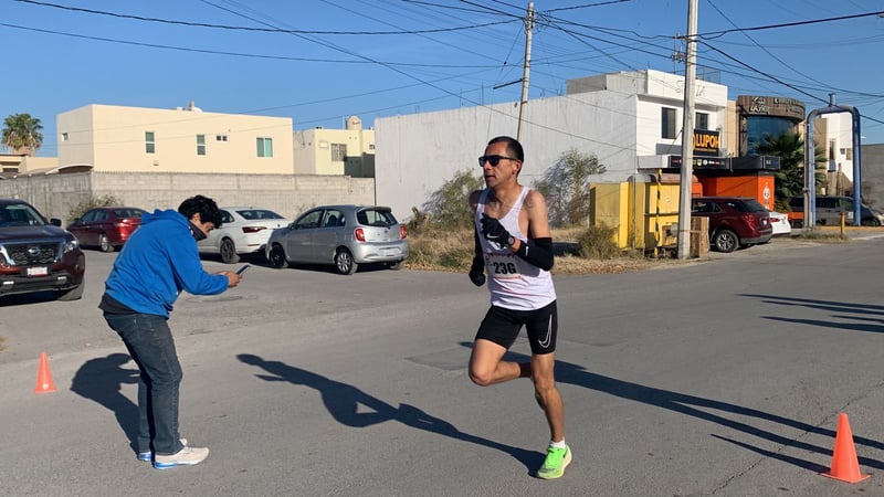 Carrera 3k en beneficio a Luis Cruz en Monclova 