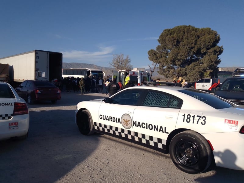 Otros 82 migrantes son abandonados en tráiler ahora en Castaños