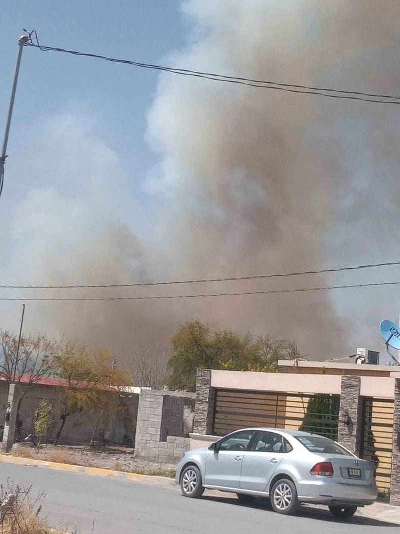 Incendio sorprende a familias que disfrutaban el puente vacacional