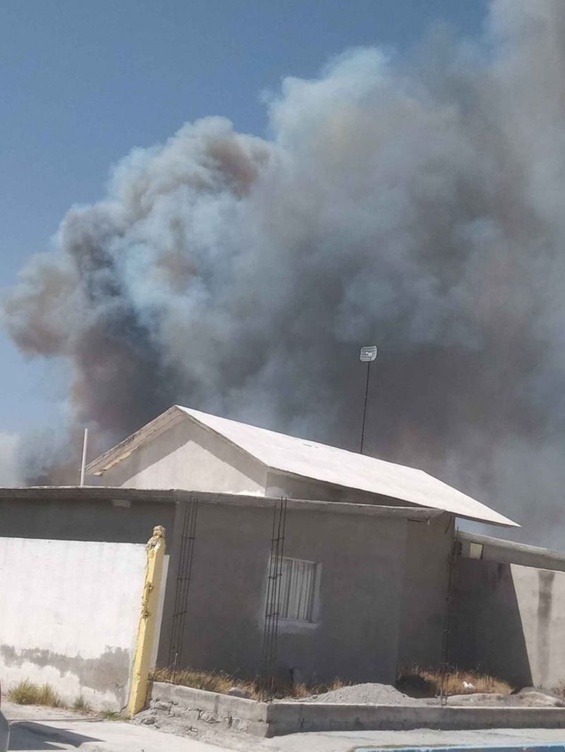 Incendio sorprende a familias que disfrutaban el puente vacacional