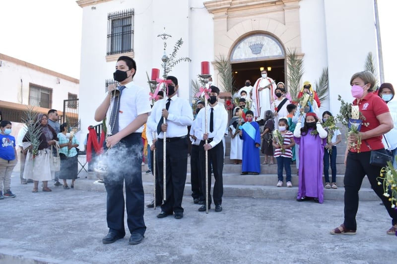 Feligreses festejan con júbilo el Domingo de Ramos 