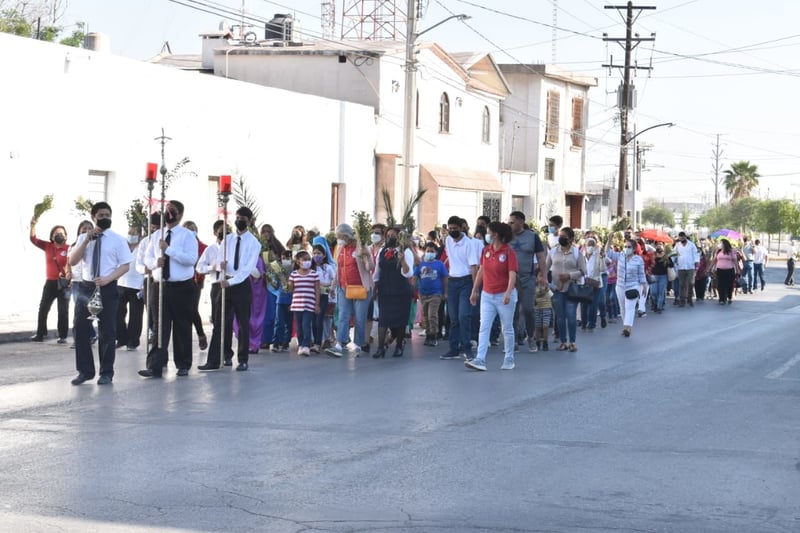 Feligreses festejan con júbilo el Domingo de Ramos 