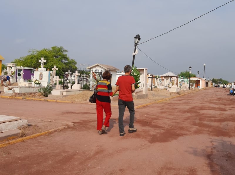 Panteones de Monclova regresan a la normalidad tras la pandemia 