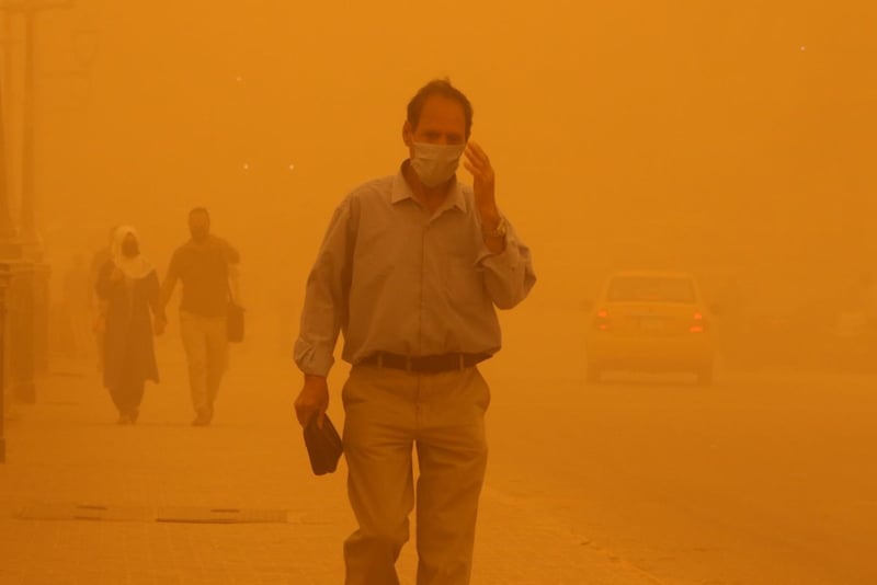 En Irak las escuelas fueron cerradas debido a una tormenta de arena extrema