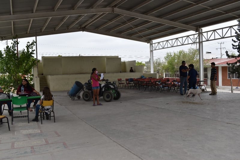 La primaria Ramiro Cárdenas es restaurada por padres de familia