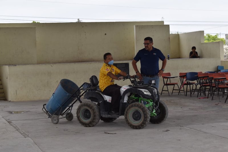 La primaria Ramiro Cárdenas es restaurada por padres de familia