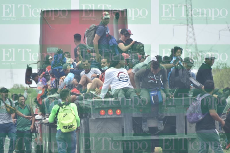 Migrantes venezolanos siguen avanzando con rumbo a la frontera