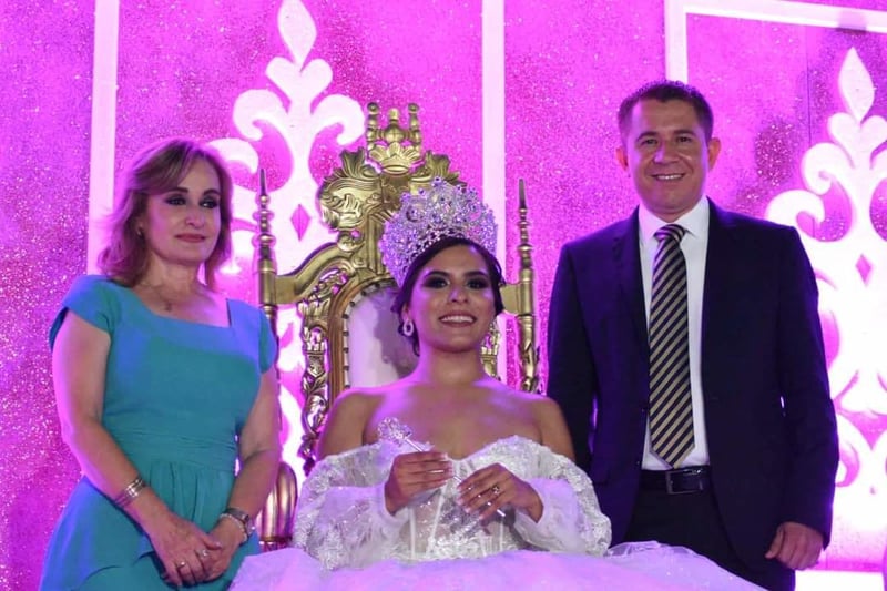 Ferias de San Buena edición 77 inician con la coronación de su Reyna