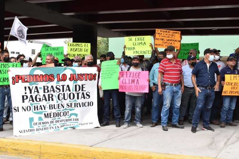 Manifestación de obreros de AHMSA