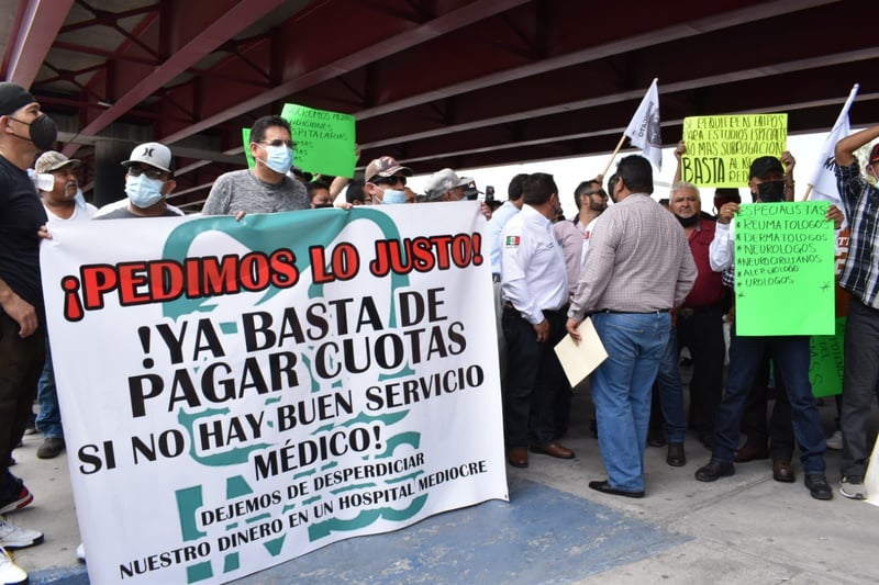 Manifestación de obreros de AHMSA