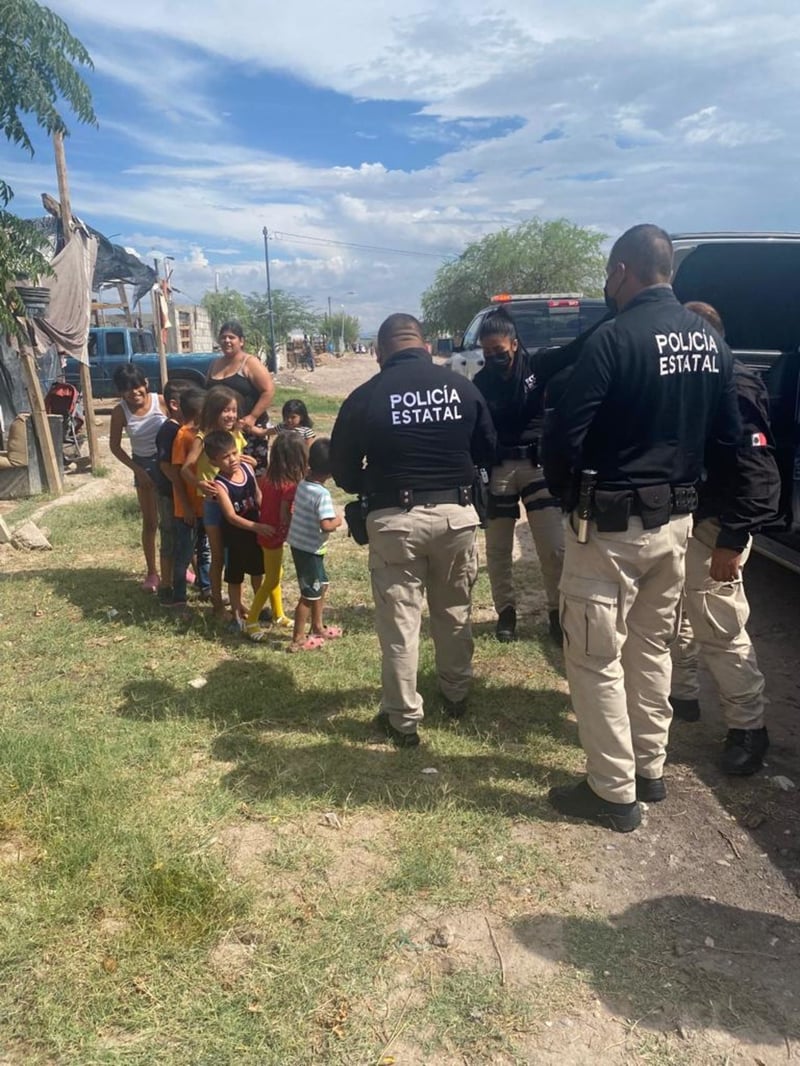 Policía Civil Coahuila apoya a niños con útiles escolares