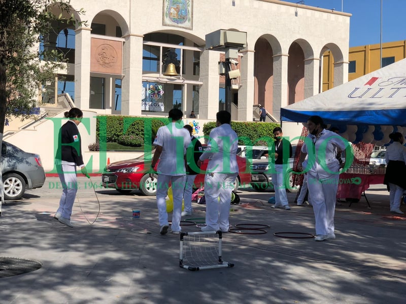 Feria de la Salud en Plaza Principal de Monclova