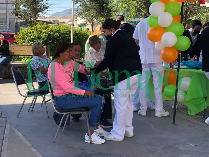 Feria de la Salud en Plaza Principal de Monclova