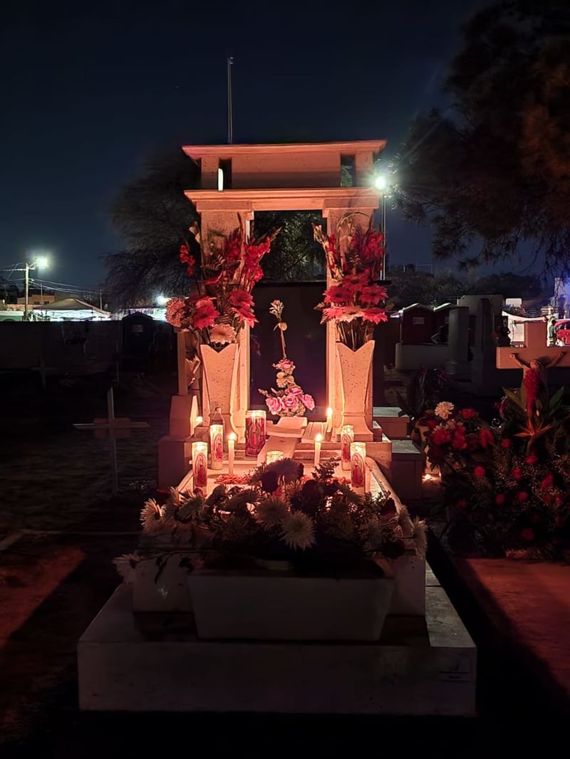 Alumbrada en el panteón Guadalupe de Monclova